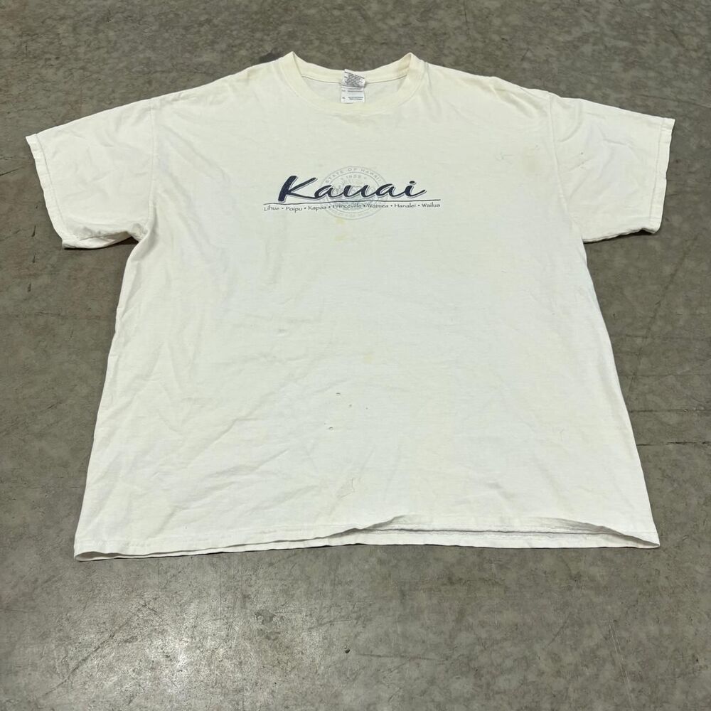 American-vintage Men's White and Cream T-shirt